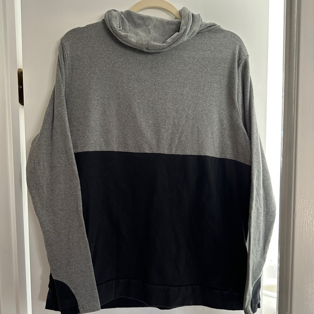 Women’s Nursing Sweatshirt - hidden zipper - like new